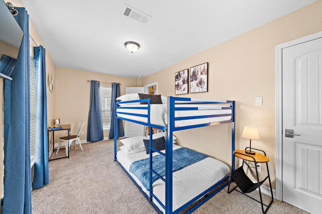 Nr Med Center, Dt, Midtown Game Room Sleep 16 Хьюстон Экстерьер фото